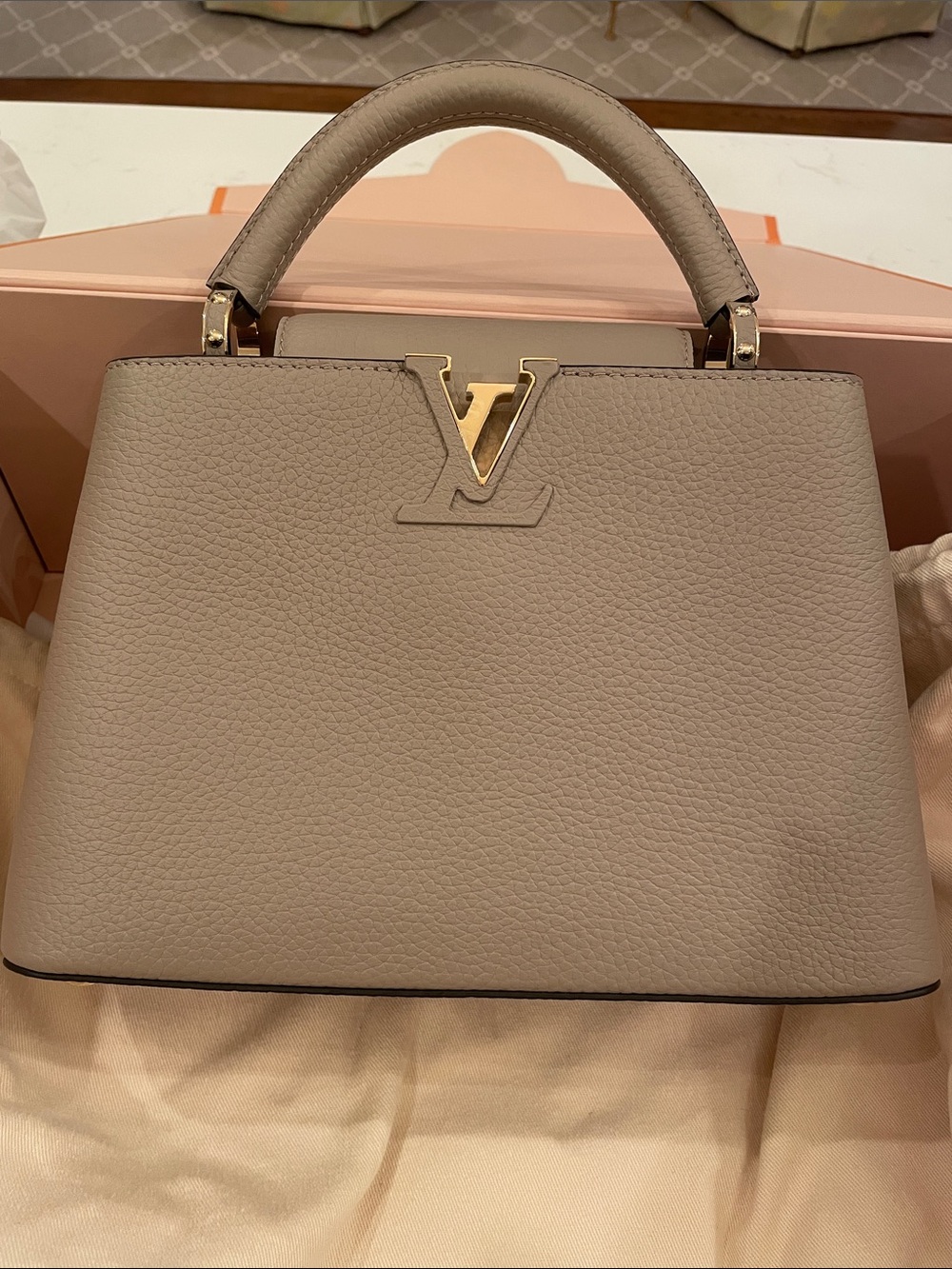 Louis Vuitton AUTHENTIC NEW IN BOX. Capucines BB Galet Taurillon bag